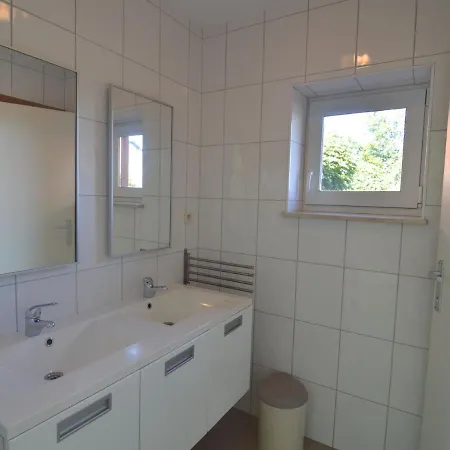 Hébergement de vacances Contemporary House In Rendeux With Indoor Pool *